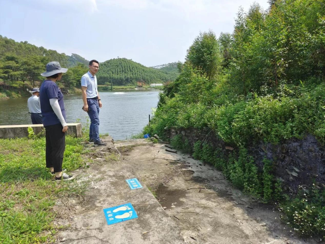 4深入排查轄區(qū)水庫(kù)、山塘，提前排洪騰出足夠庫(kù)容.png