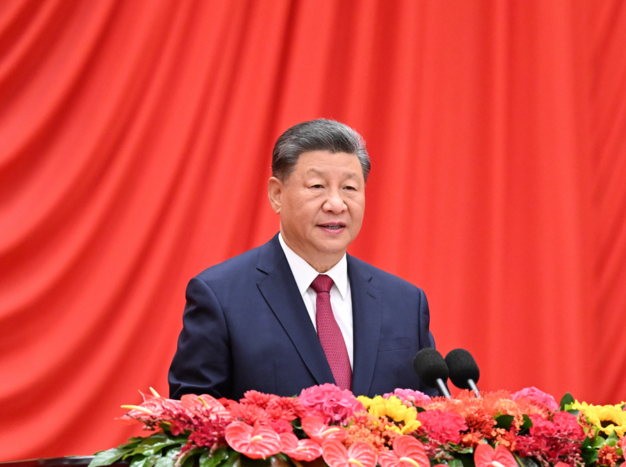 ??9月30日晚，慶祝中華人民共和國成立75周年招待會在北京人民大會堂隆重舉行。中共中央總書記、國家主席、中央軍委主席習(xí)近平出席招待會并發(fā)表重要講話。