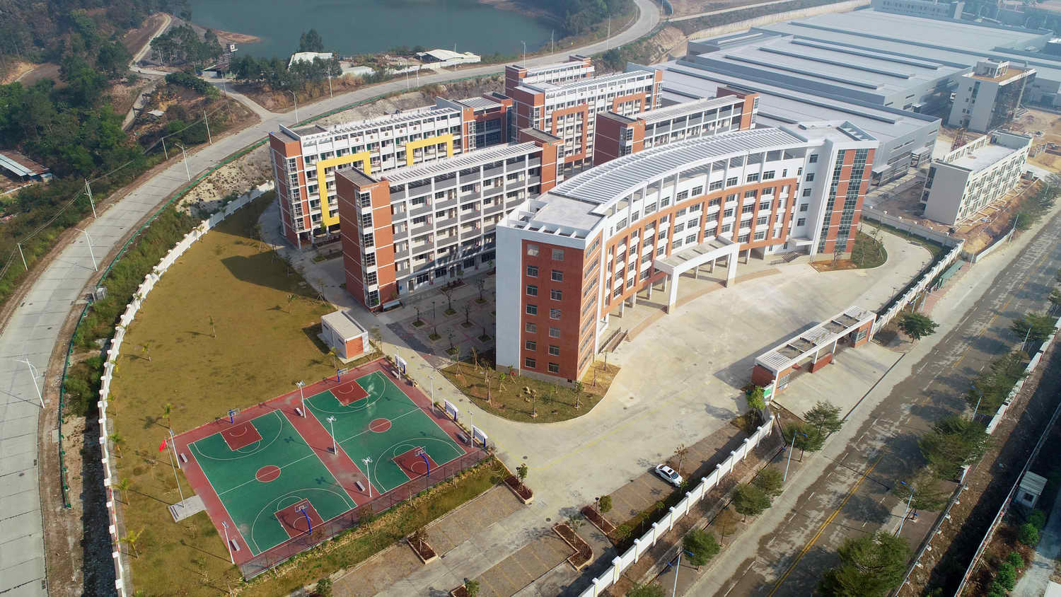 9、（15年教育配套）開(kāi)平市翠山湖職教中心2020_1228_105016B_調(diào)整大小.jpg